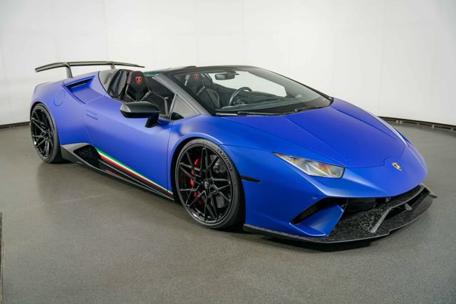 Used 2019 Lamborghini Huracan Performante AWD/4WD image 2