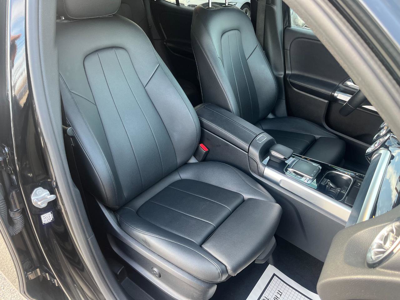 Used 2020 Mercedes-Benz GLB 250 GLB 250 4MATIC w/ Premium Package image 20