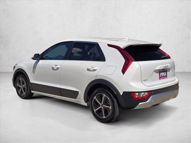 Used 2025 Kia Niro LX image 7