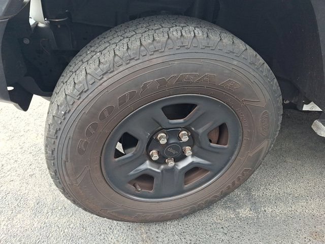 Certified 2020 Jeep Wrangler Unlimited Sport AWD/4WD image 4
