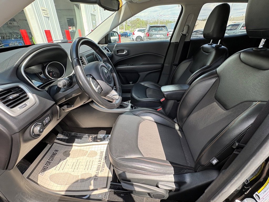 Used 2019 Jeep Compass Latitude image 9