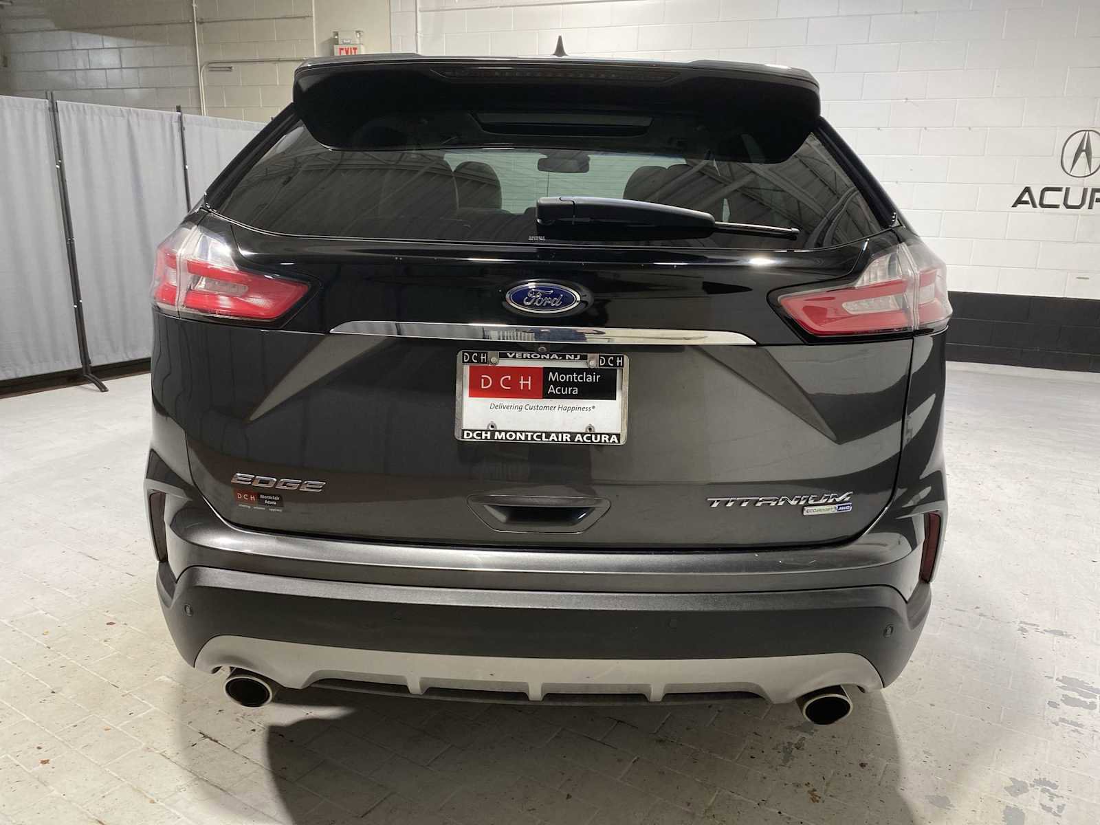 Used 2019 Ford Edge Titanium w/ Cold Weather Package image 5