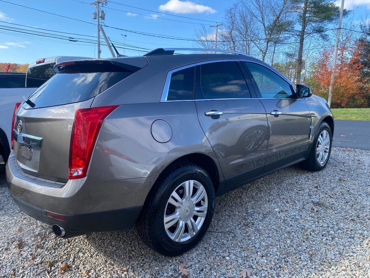 Used 2011 Cadillac SRX Luxury image 6