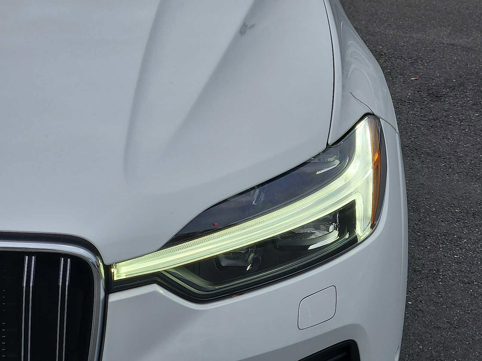 Certified 2023 Volvo XC60 B5 Plus w/ Climate Package image 9