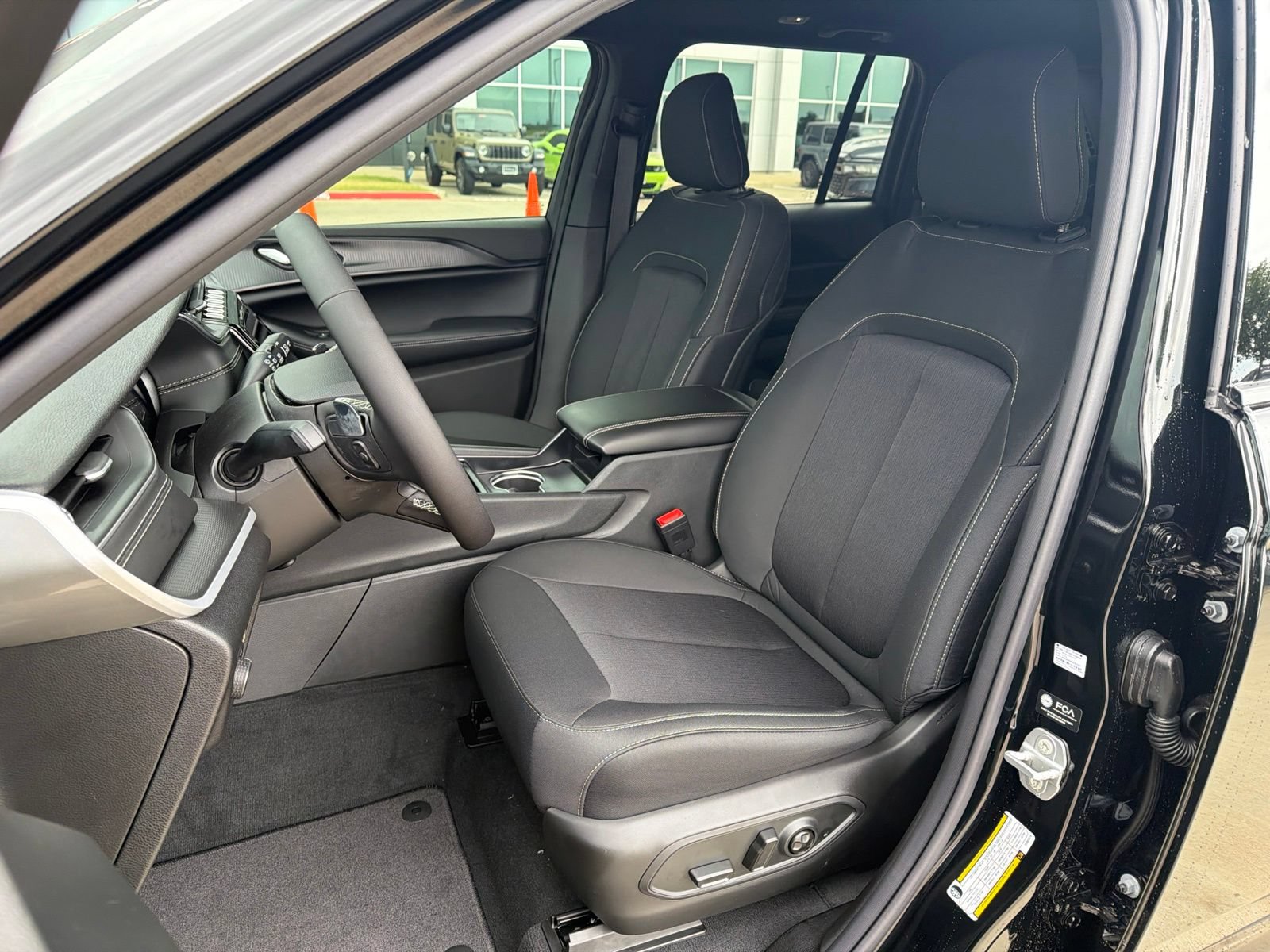 New 2026 Jeep Grand Cherokee Laredo AWD/4WD image 14