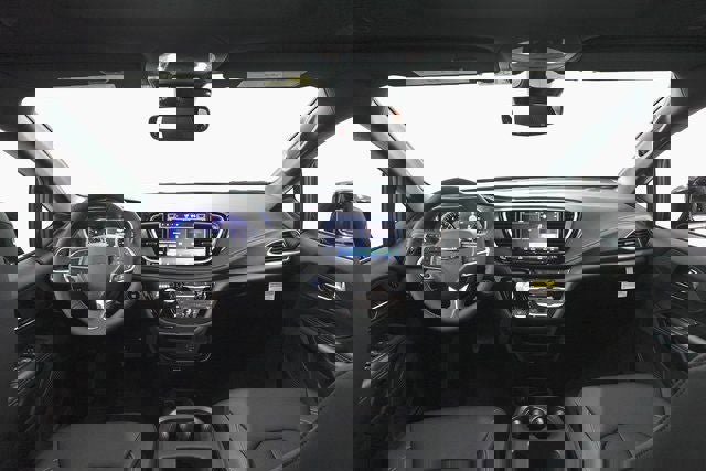 New 2026 Chrysler Pacifica Select image 6