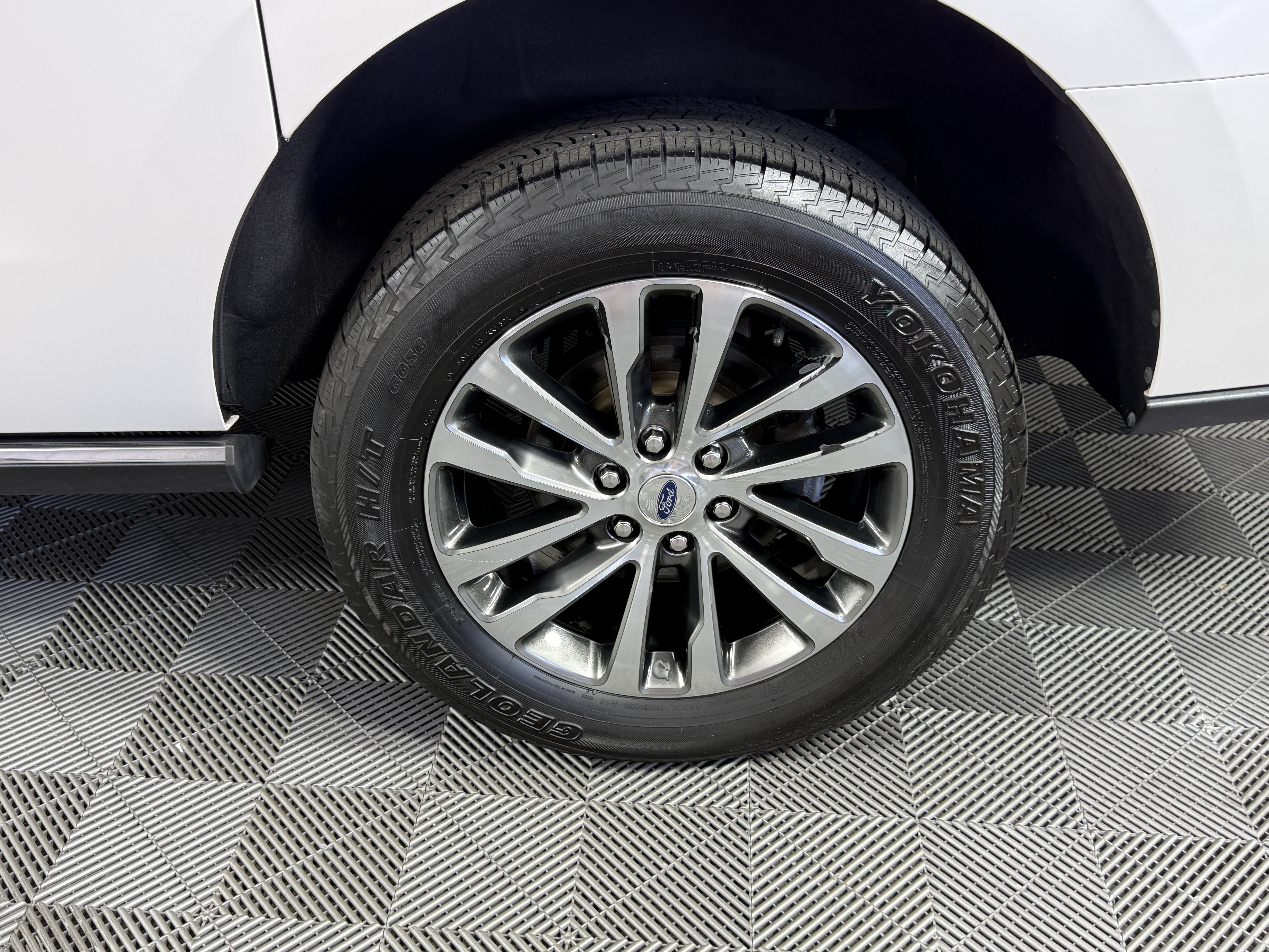 Certified 2018 Ford Expedition Max Limited RWD image 36