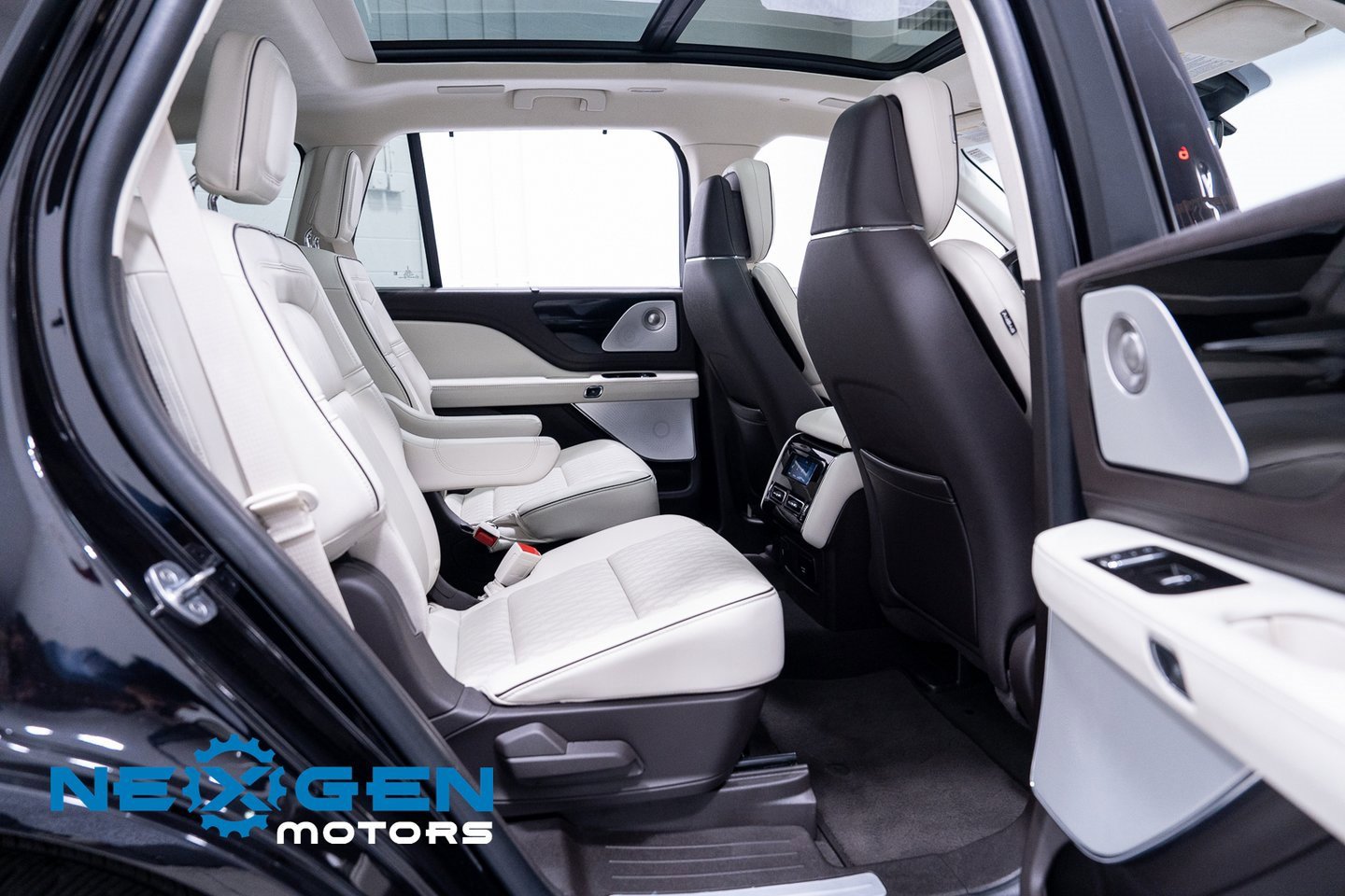 Used 2022 Lincoln Aviator Black Label w/ Dynamic Handling Package image 49