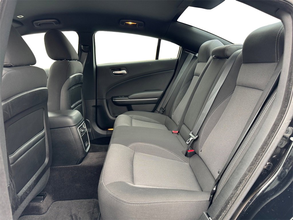 Used 2018 Dodge Charger SXT image 18