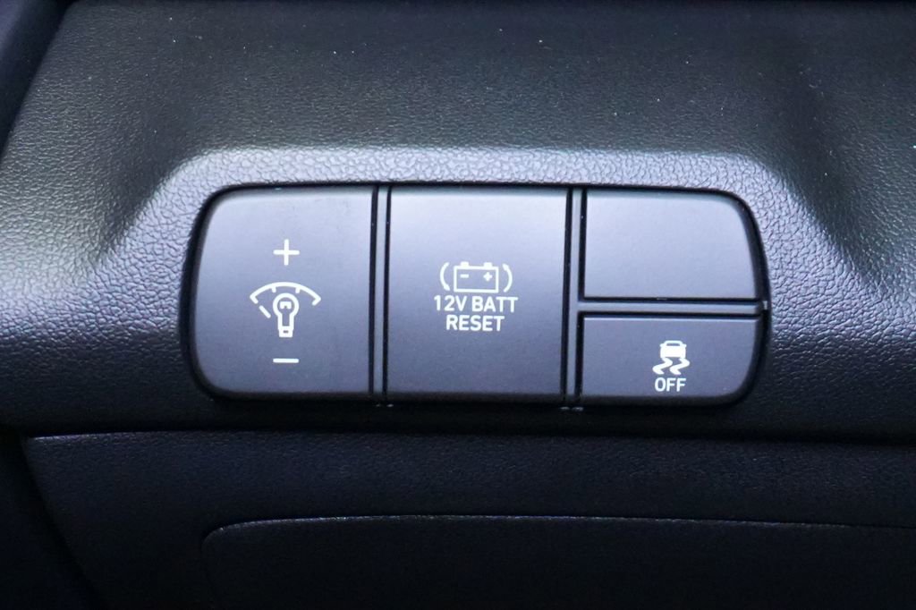 New 2026 Hyundai Elantra Sport image 36