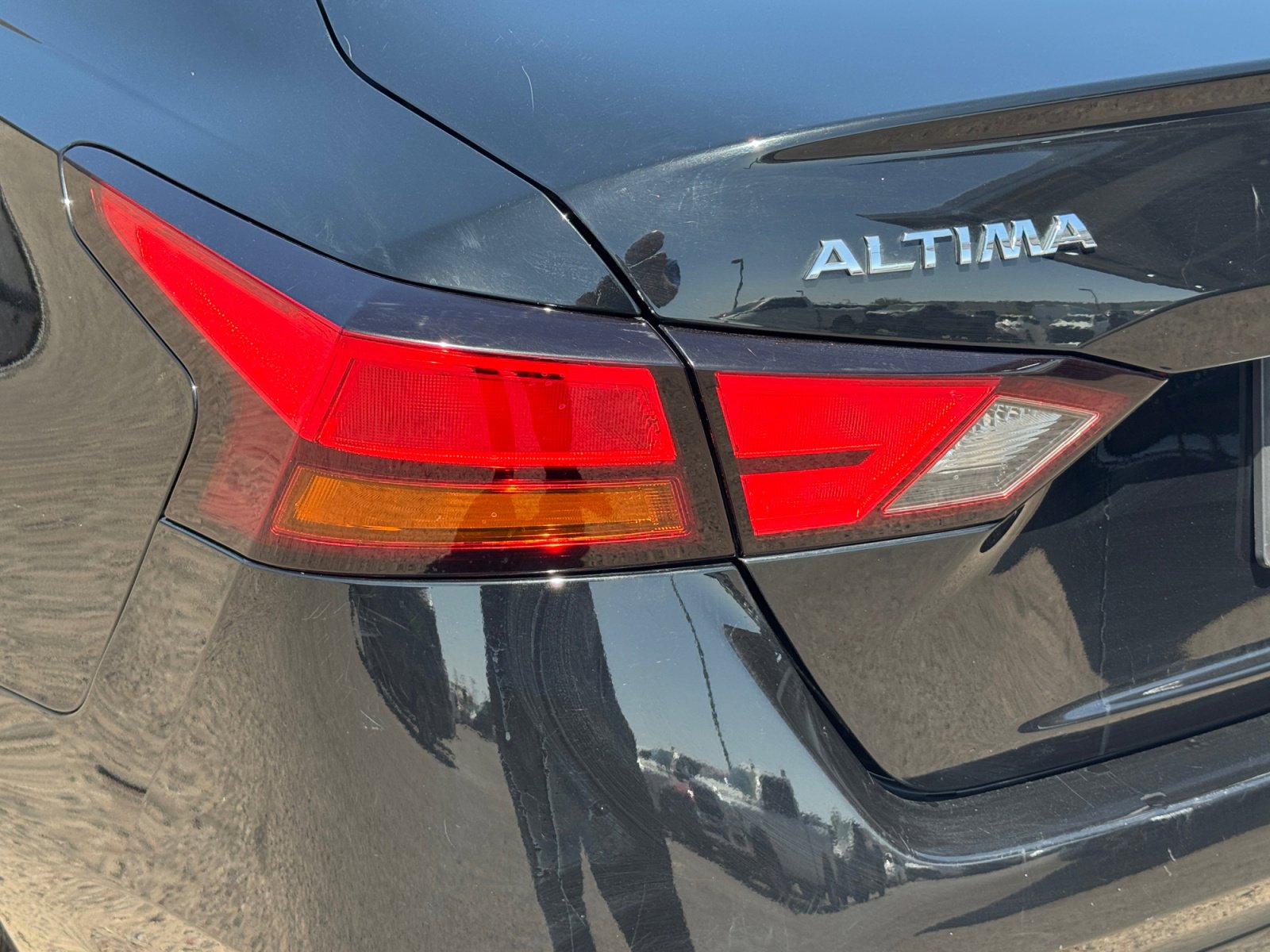 Used 2022 Nissan Altima 2.5 SV FWD image 12