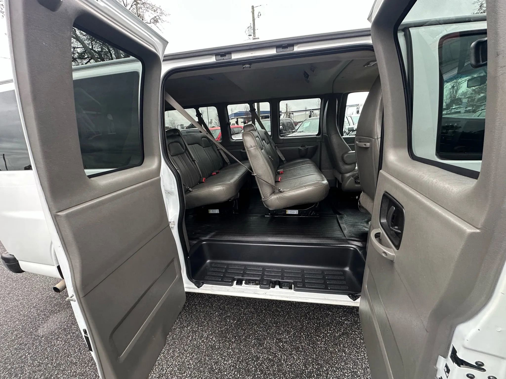 Used 2017 Chevrolet Express 2500 LS image 15