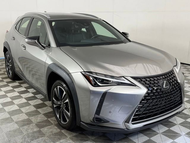 Used 2021 Lexus UX 200 w/ Premium Package FWD image 6