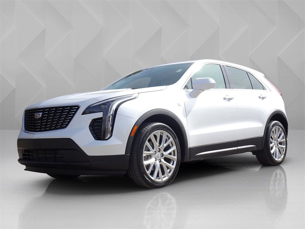 Certified 2022 Cadillac XT4 Luxury w/ Cold Weather Package image 1