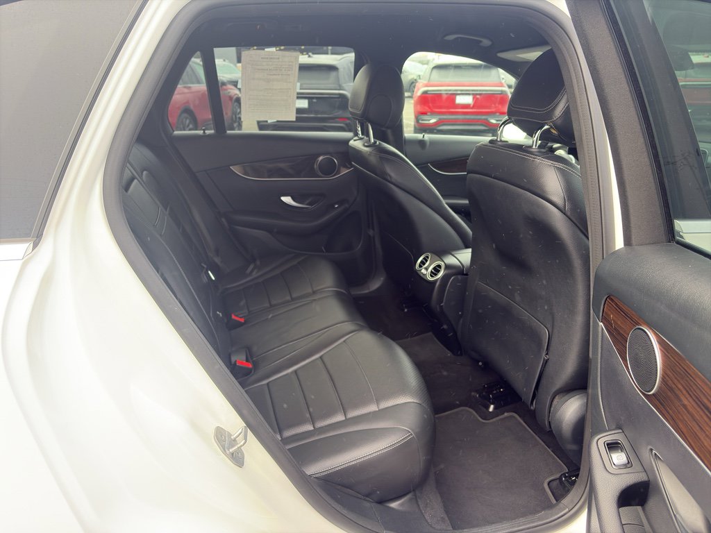 Used 2020 Mercedes-Benz GLC 300 4MATIC image 17