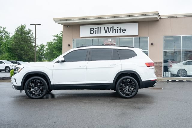 Certified 2022 Volkswagen Atlas SE w/ Black Wheel Package AWD/4WD image 3