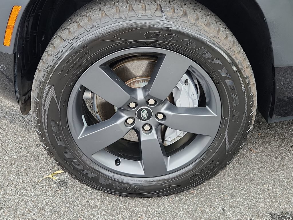 Used 2022 Land Rover Defender 90 X-Dynamic S AWD/4WD image 9