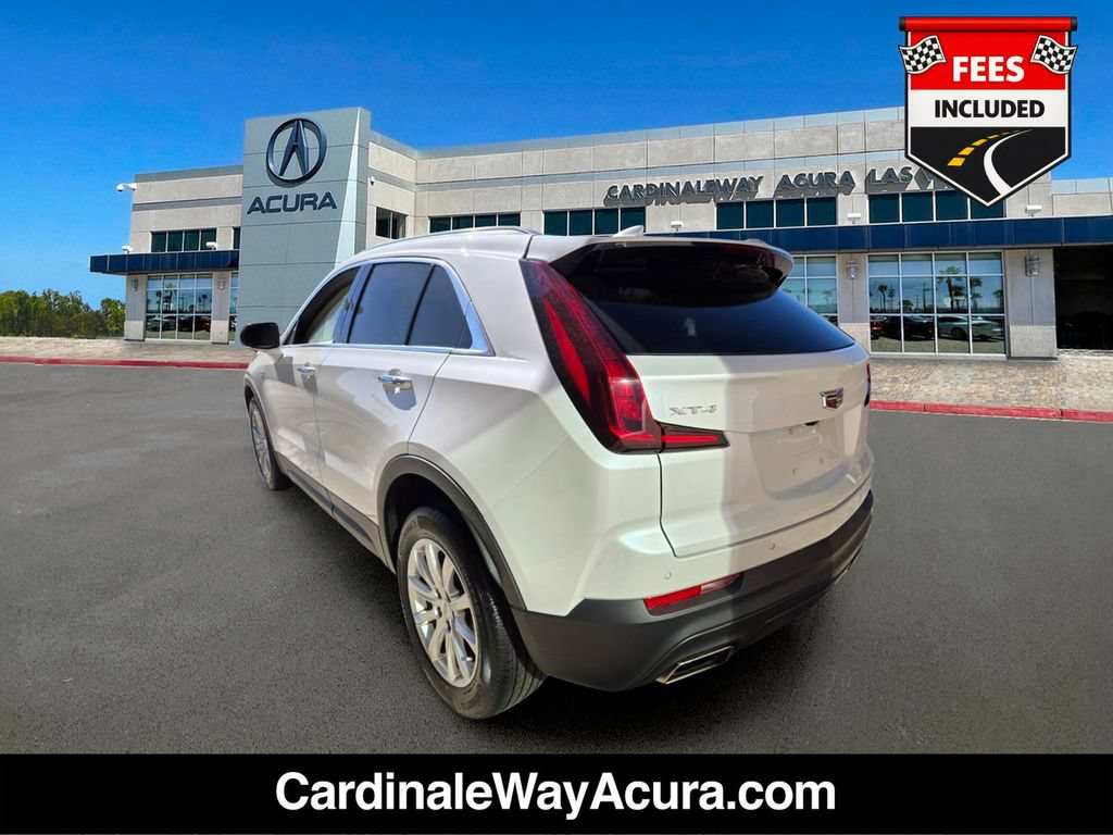 Used 2023 Cadillac XT4 Luxury w/ Cold Weather Package FWD image 3