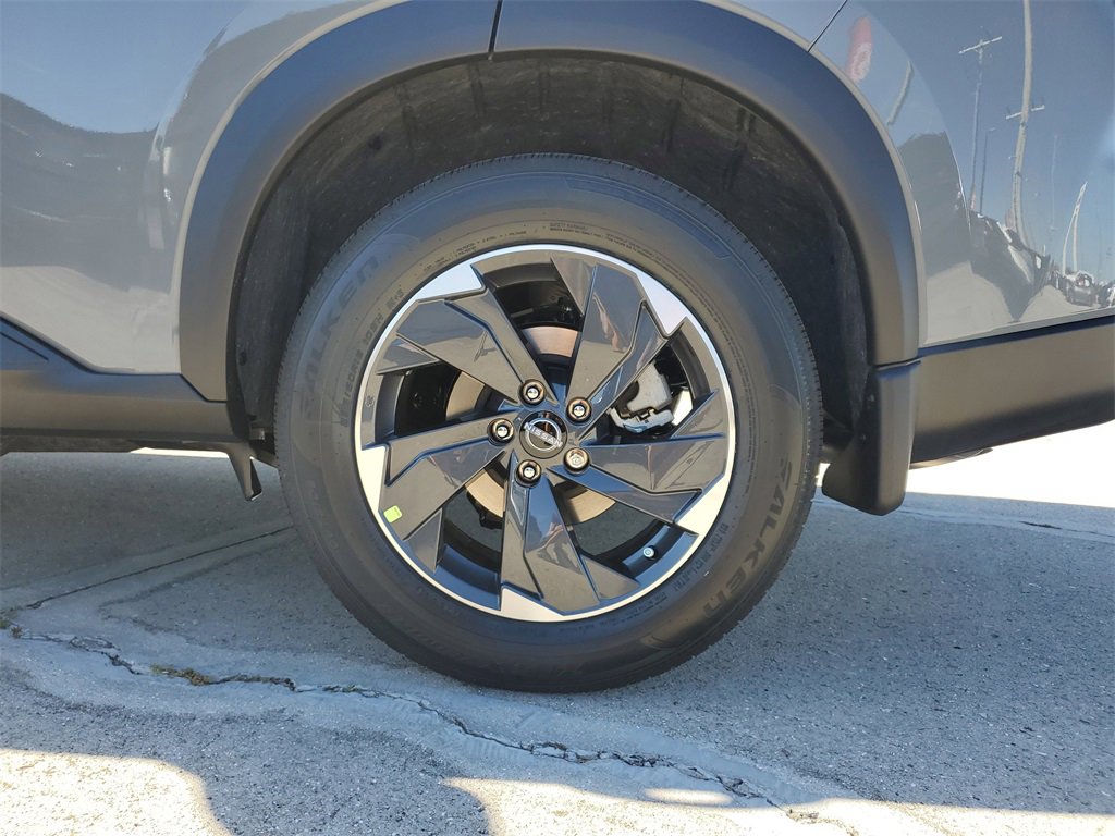 New 2026 Nissan Rogue SV image 5