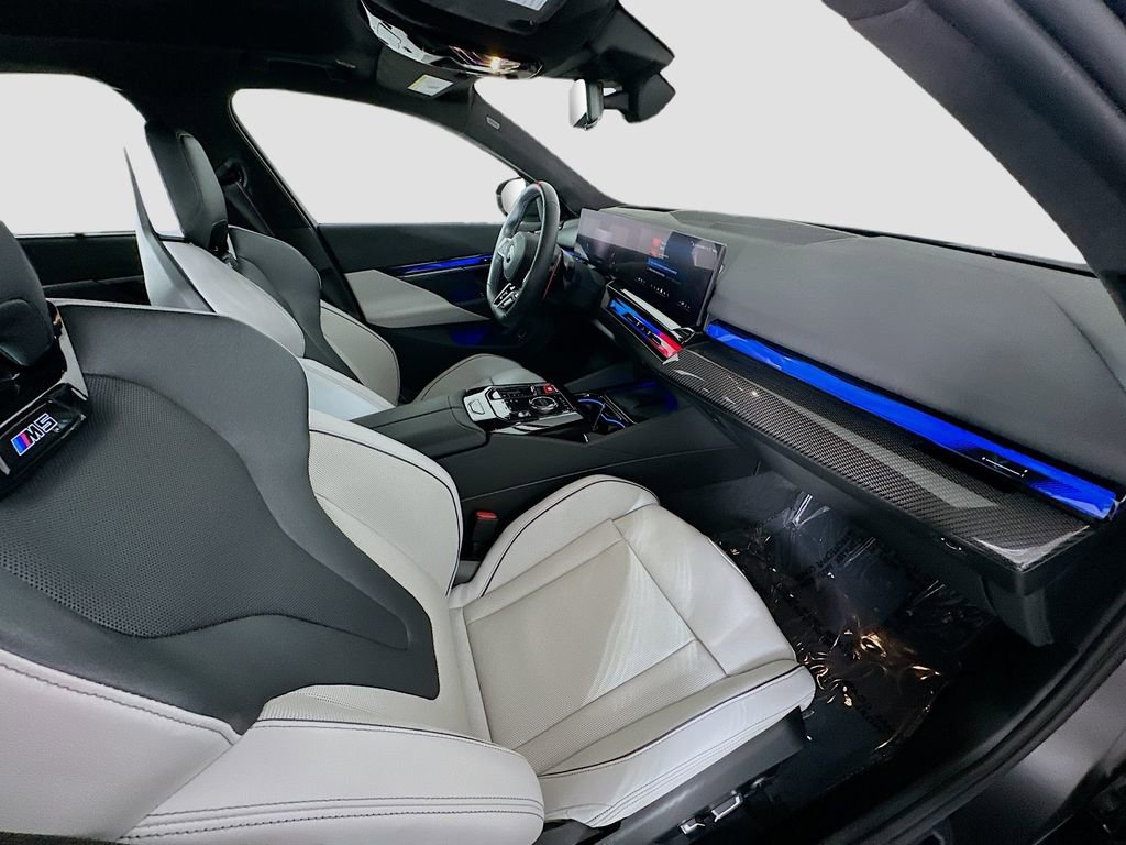 Used 2025 BMW M5 w/ Carbon Package image 28