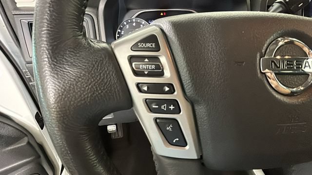 Used 2022 Nissan Titan SV w/ SV Convenience Package AWD/4WD image 16