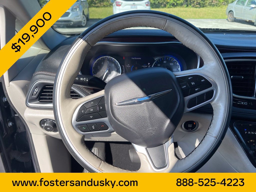 Used 2020 Chrysler Pacifica Limited FWD image 10