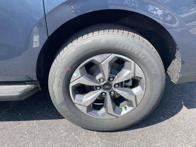 New 2027 Ford Expedition Max Active RWD image 3