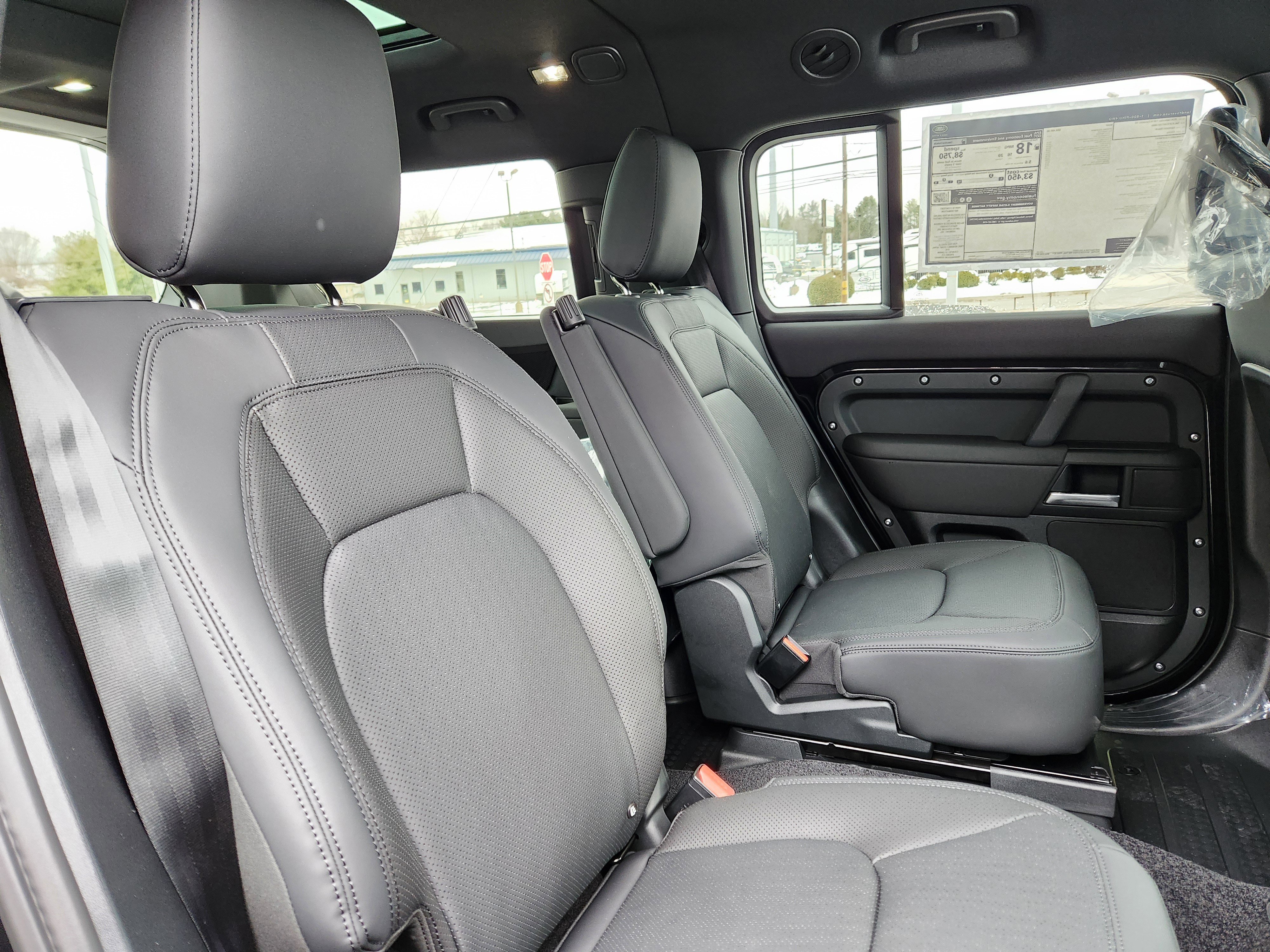 New 2026 Land Rover Defender 130 X-Dynamic SE image 11