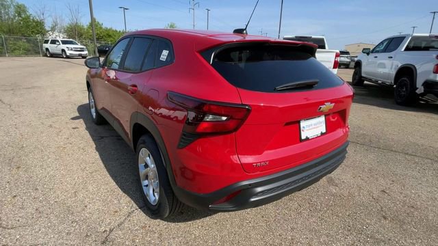 New 2026 Chevrolet Trax LS w/ LS Convenience Package FWD image 8