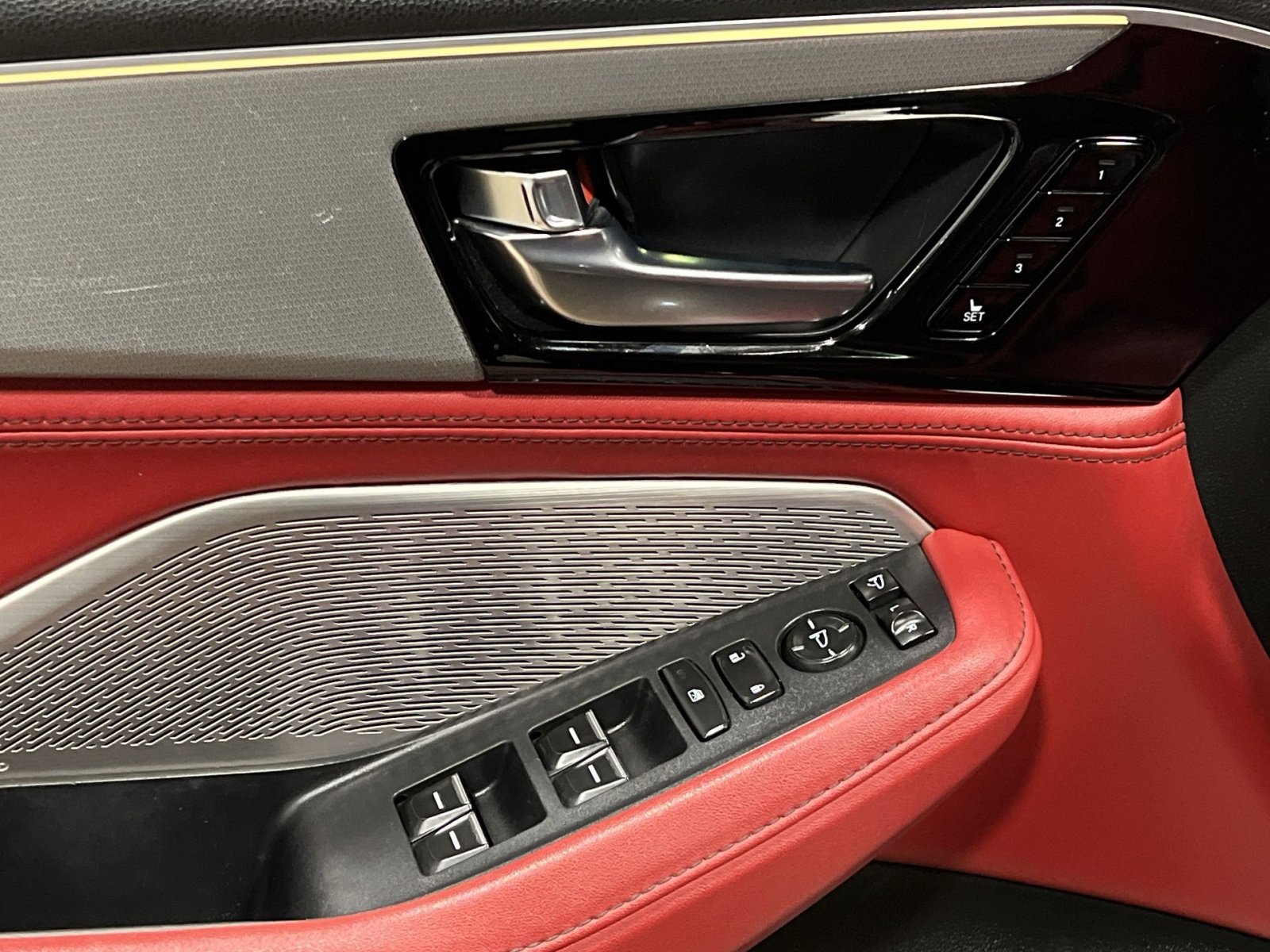 Used 2023 Acura MDX A-Spec image 15