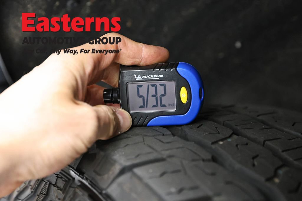 Used 2025 Chevrolet Suburban Z71 AWD/4WD image 29