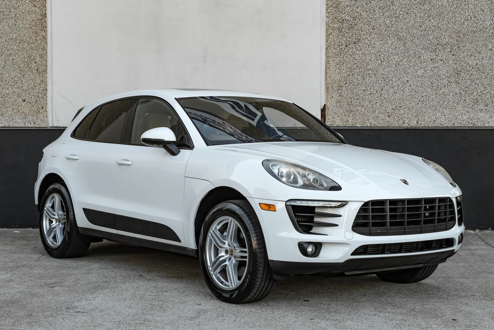 Used 2017 Porsche Macan S AWD/4WD image 8