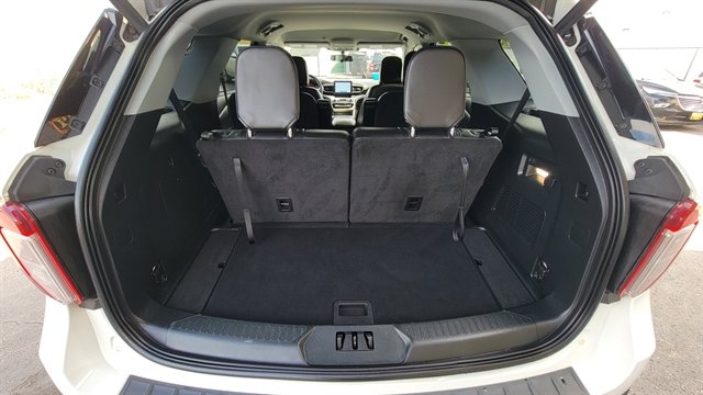 Used 2022 Ford Explorer XLT w/ Equipment Group 202A image 46