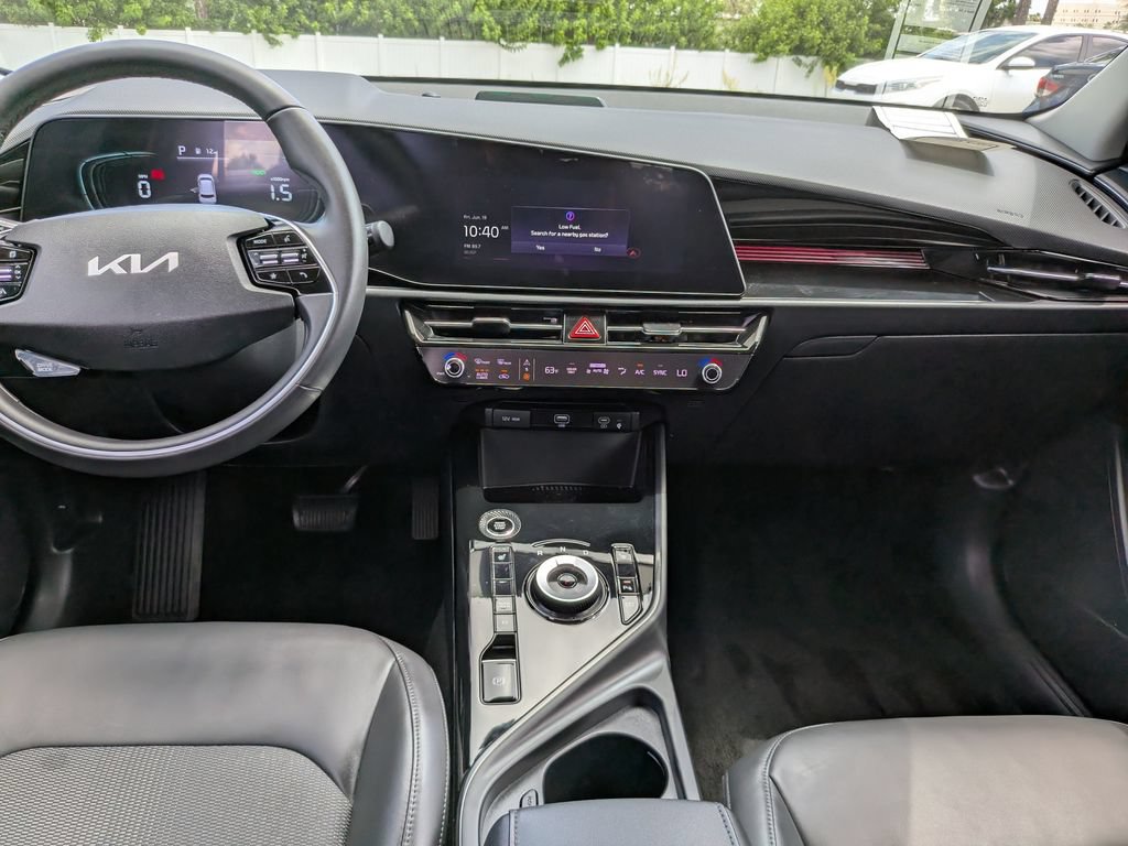 Certified 2023 Kia Niro EX FWD image 17