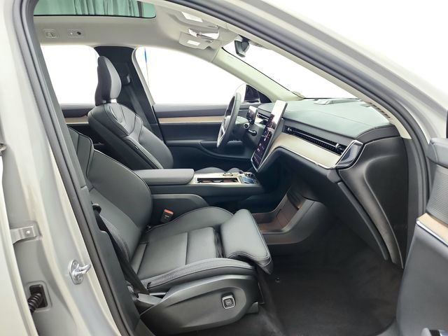 New 2025 Volvo EX90 Plus w/ Protection Package Premier image 19