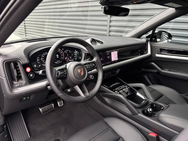 New 2026 Porsche Cayenne Coupe AWD/4WD image 4