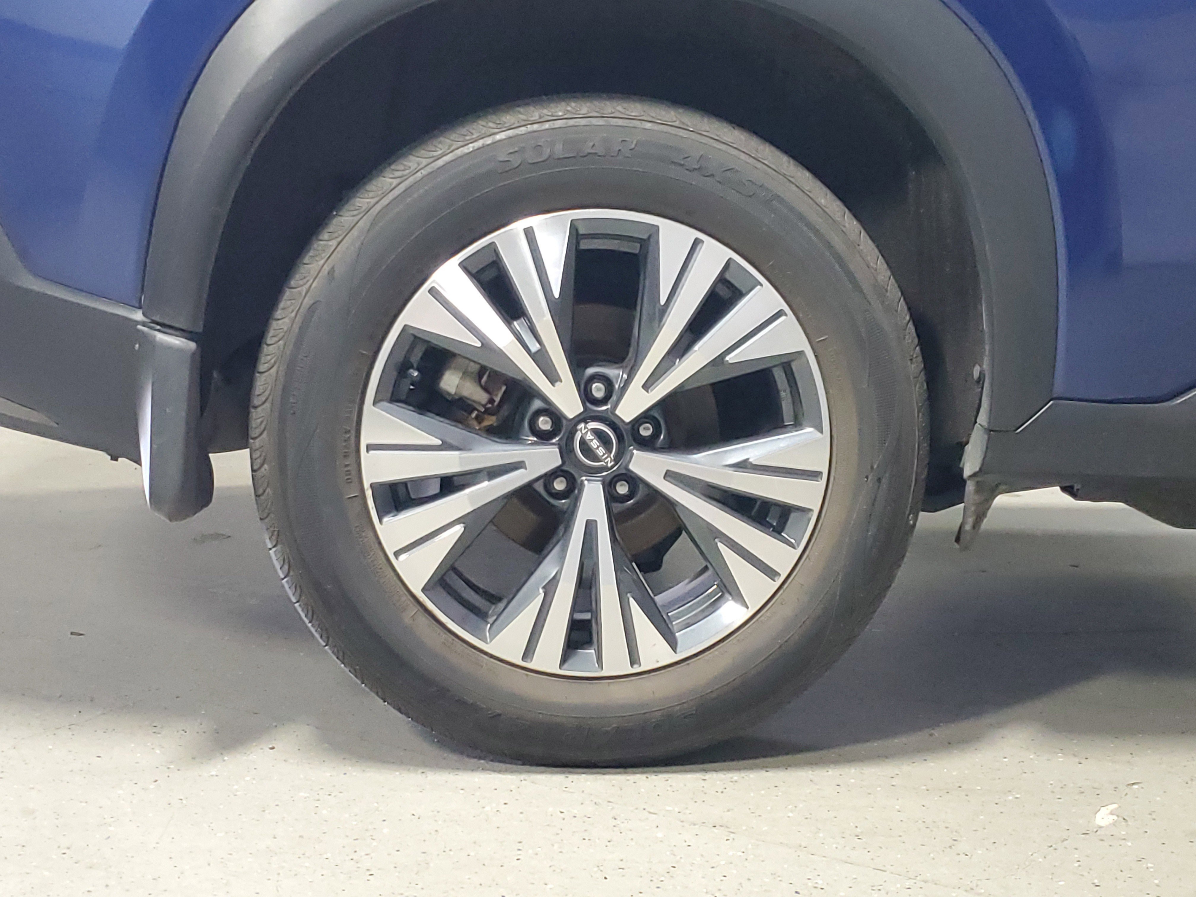 Used 2022 Nissan Rogue SV AWD/4WD image 6