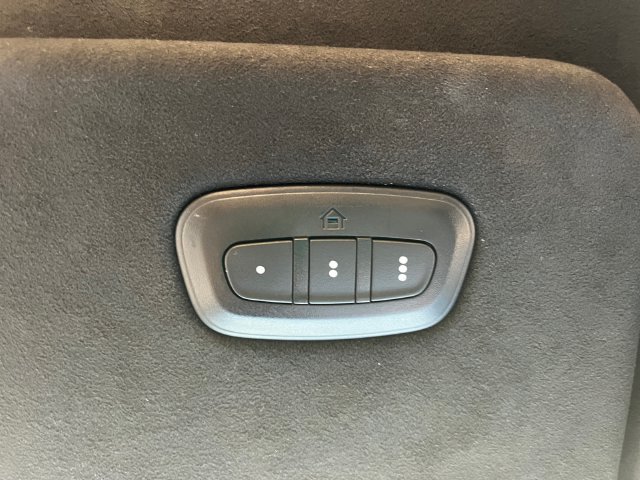 Used 2023 Jeep Grand Wagoneer Series III AWD/4WD image 34