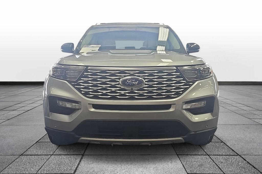 Used 2020 Ford Explorer Platinum w/ Premium Technology Package AWD/4WD image 2