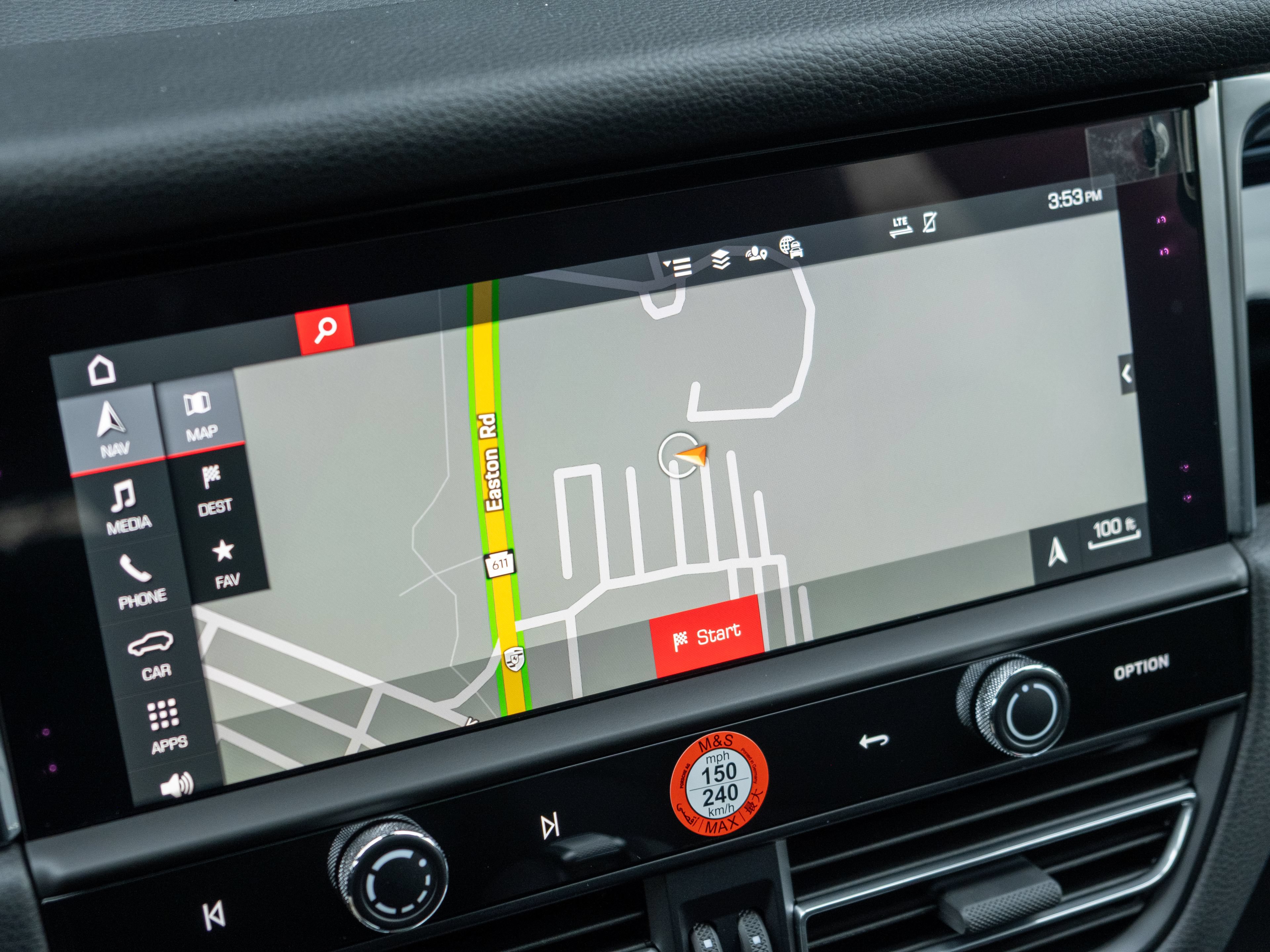 Certified 2026 Porsche Macan AWD/4WD image 28