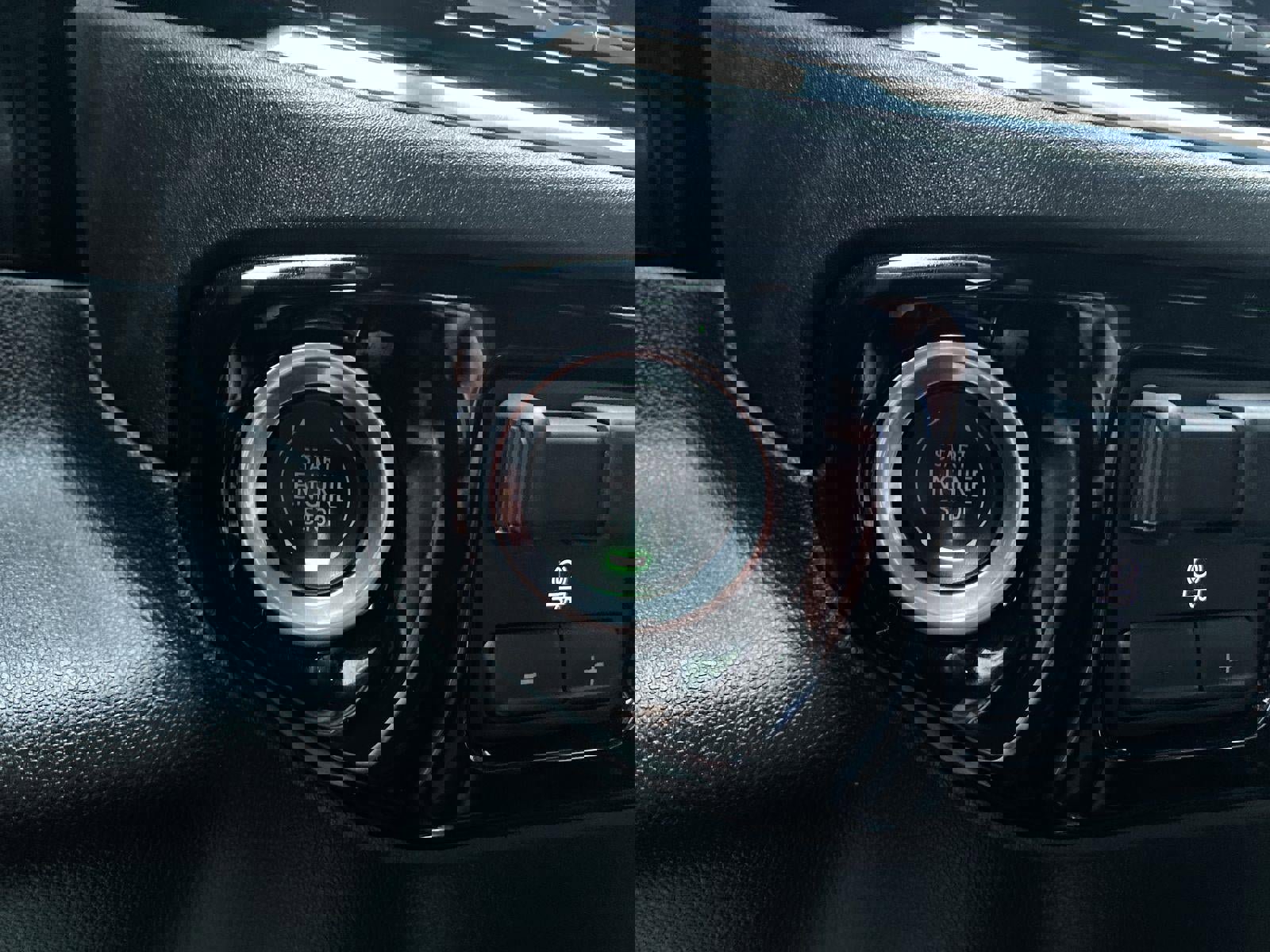 Used 2024 GMC Sierra 1500 Elevation image 9