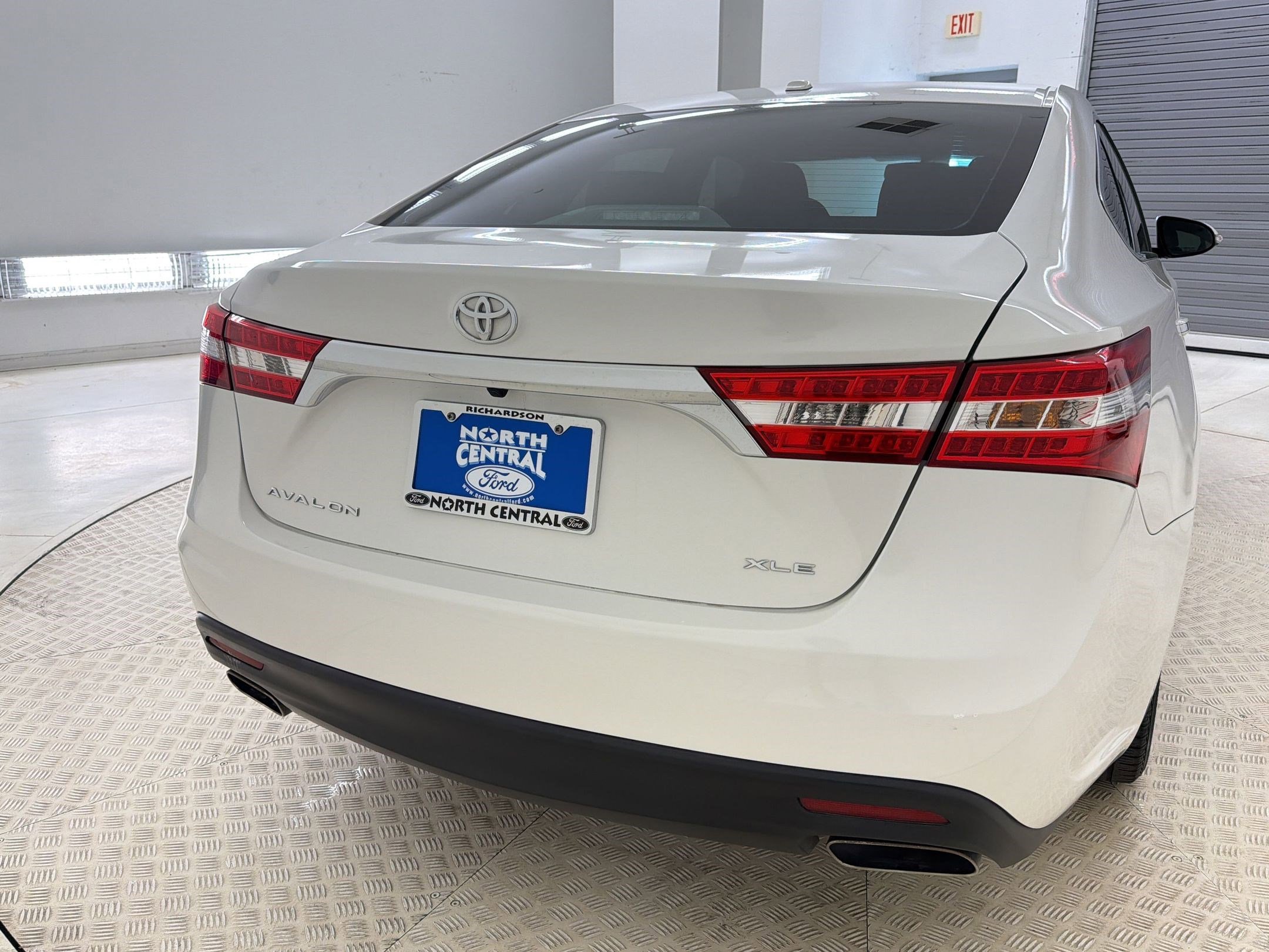 Used 2015 Toyota Avalon XLE image 9