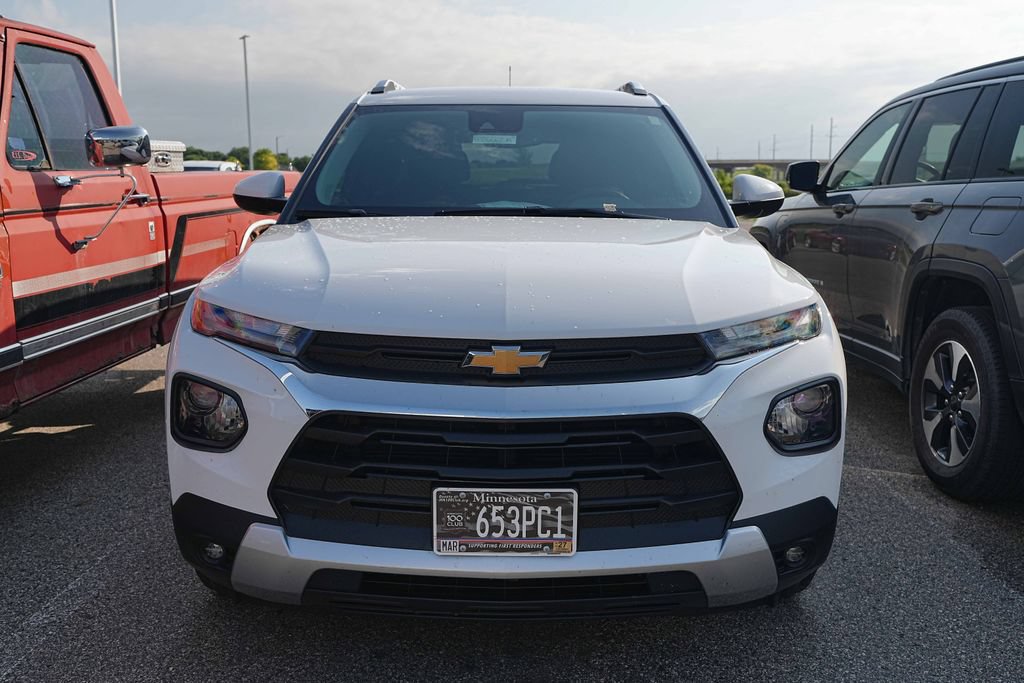Used 2023 Chevrolet TrailBlazer LT w/ Convenience Package FWD image 2