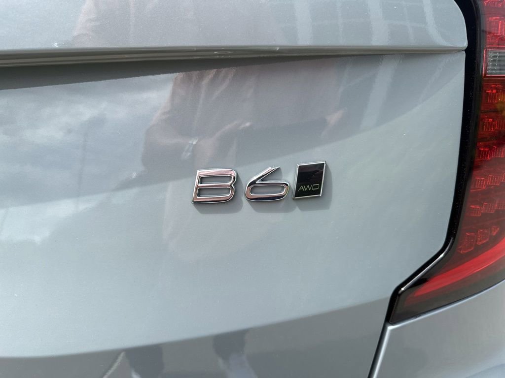Certified 2025 Volvo XC90 B6 Plus AWD/4WD image 16