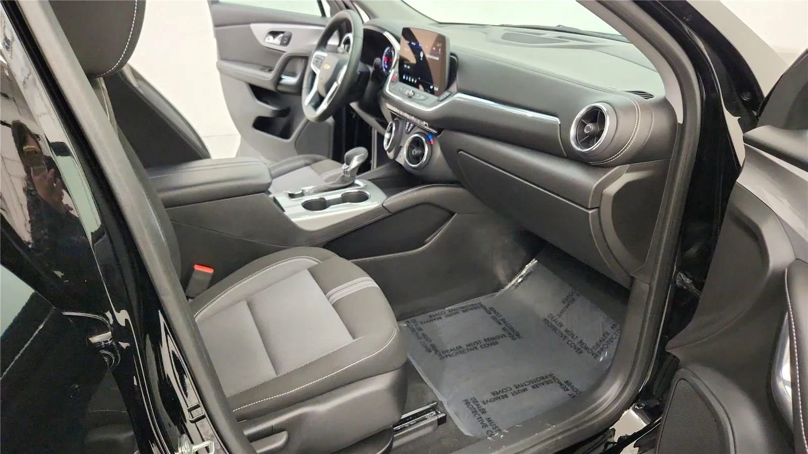 Used 2023 Chevrolet Blazer LT image 35