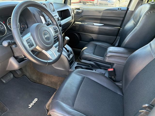 Used 2017 Jeep Compass Latitude image 9