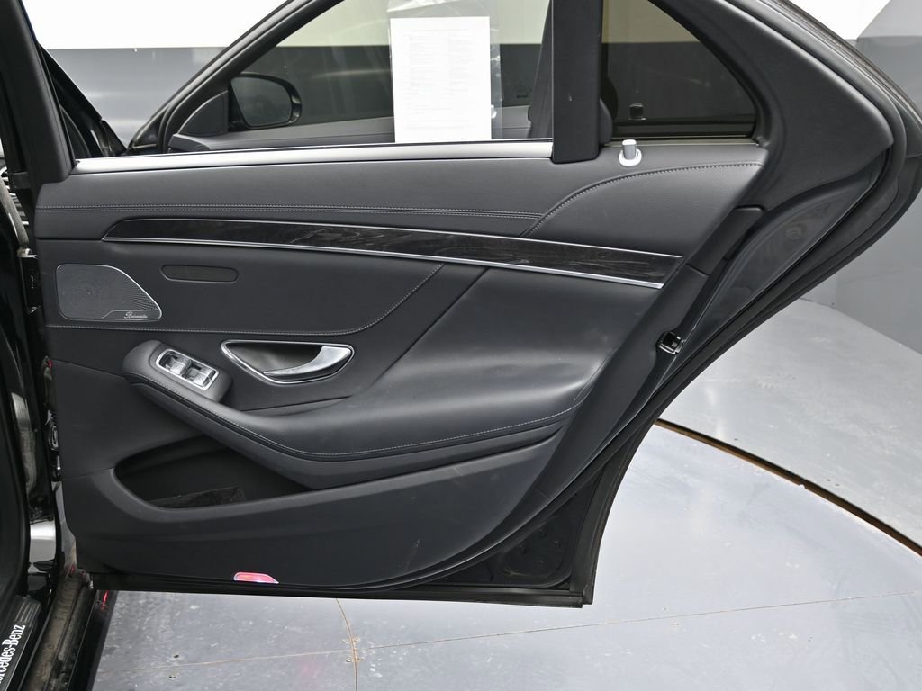 Used 2020 Mercedes-Benz S 450 Sedan image 37