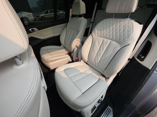 Used 2023 BMW X7 M60i w/ Executive Package AWD/4WD image 23