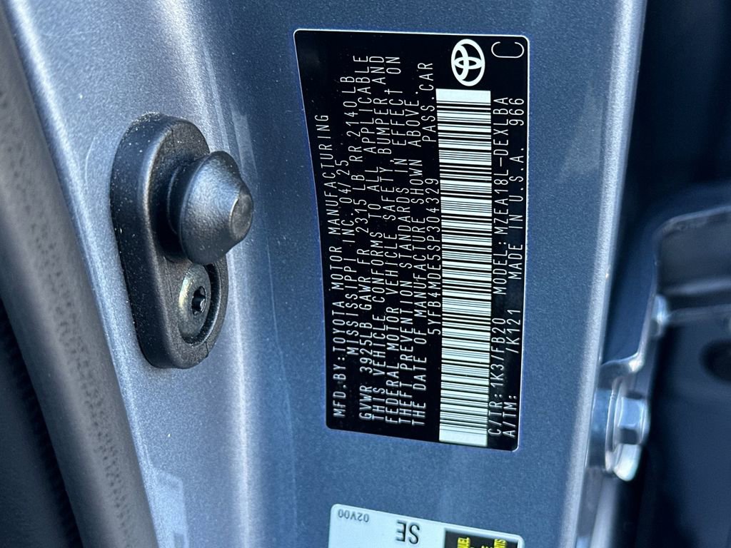 Used 2025 Toyota Corolla LE image 32