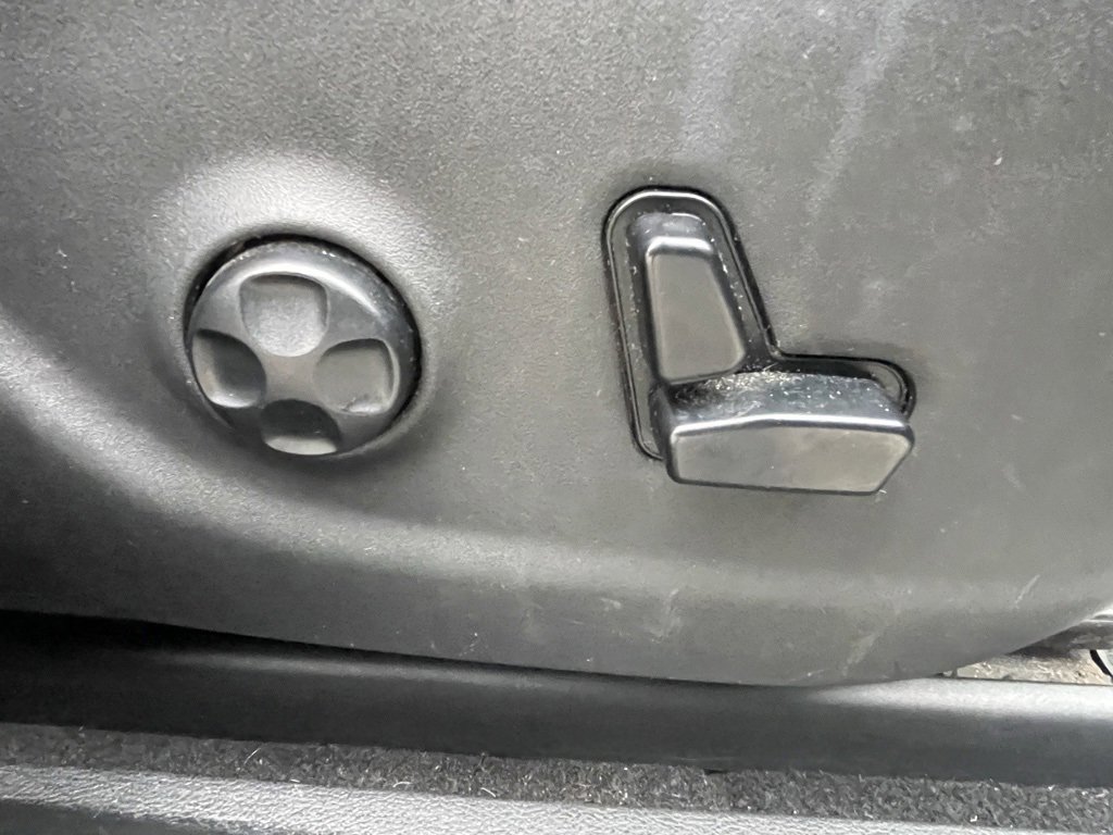 Used 2020 Jeep Cherokee Limited image 13